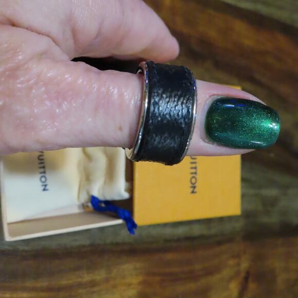 Louis Vuitton M64243 Berg Monogram Eclipse Ring Silver Black Leather Sz 10 - Picture 8 of 9